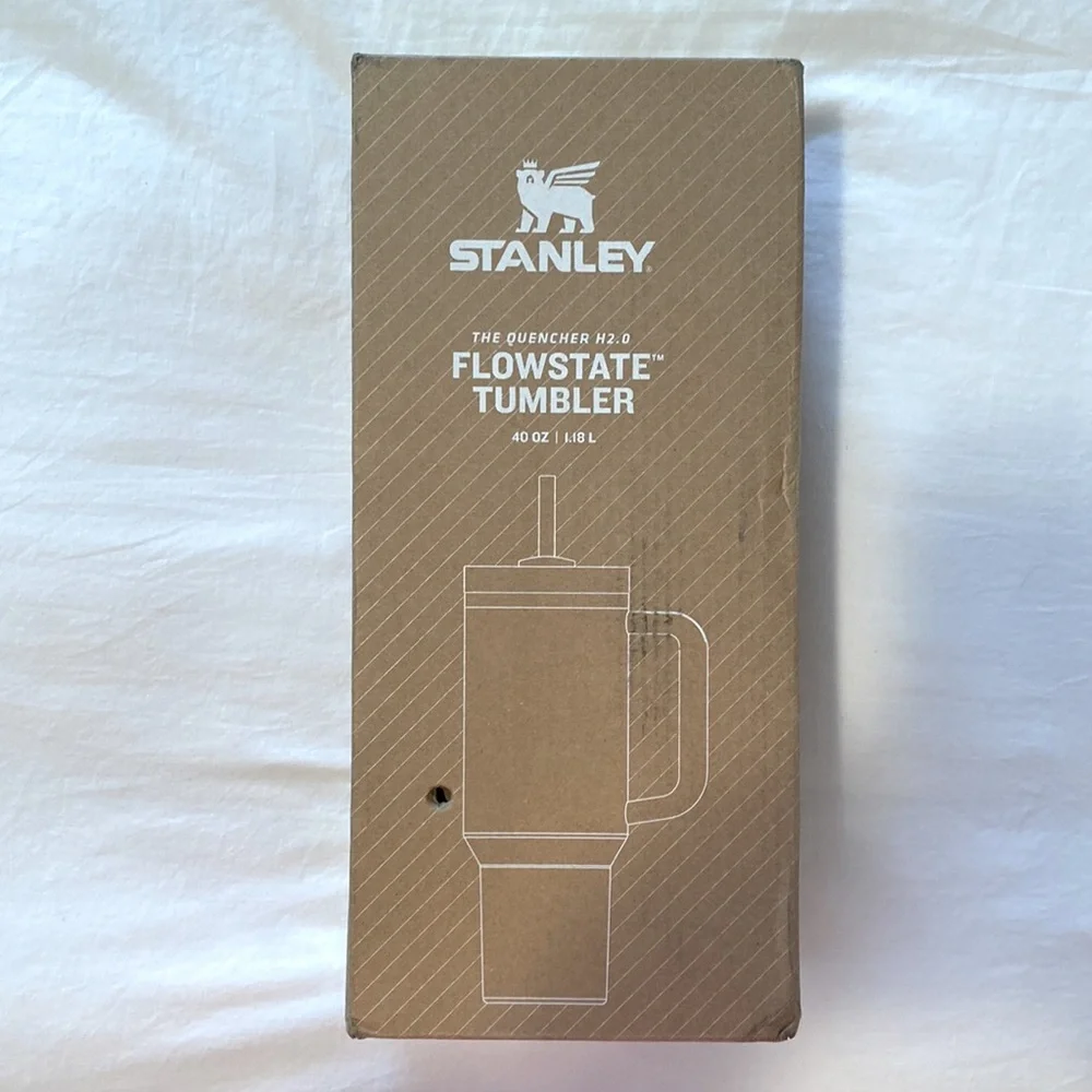 NWT Stanley 40 oz Quencher - Picture 3 of 10